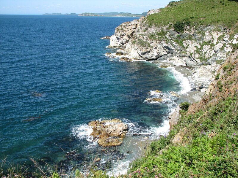 Видео о приморском крае. Кекуры бакланьи приморский край. Владивосток пляжи. Бухта окуневая приморский край. Остров путятина владивосток.